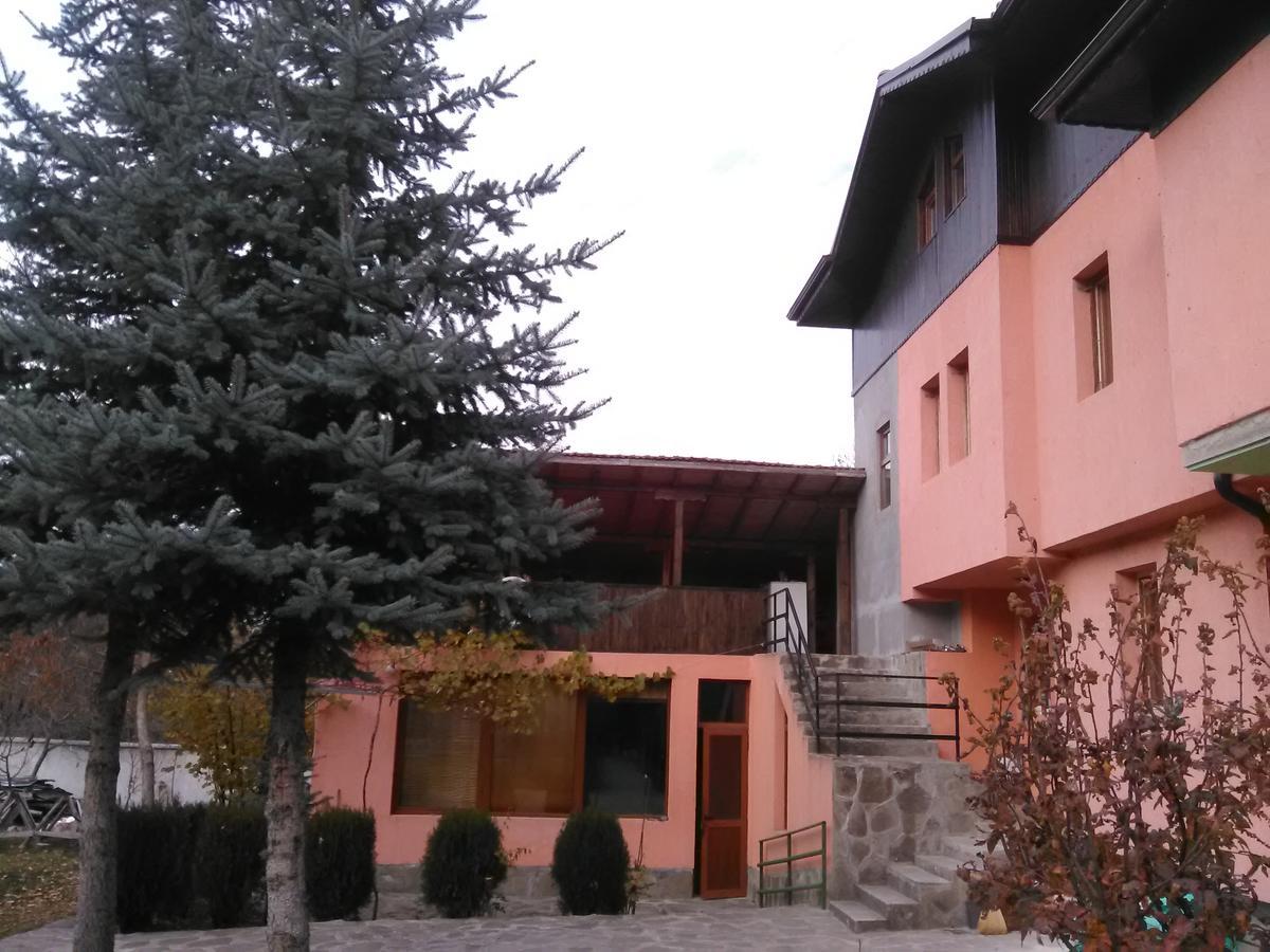 Villa Lilia Apriltsi  Esterno foto